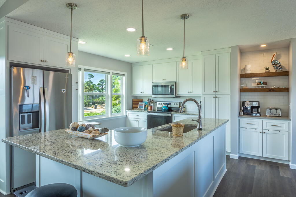 409 North Sawyer Street St. George Island, FL 32328 - Photo 5 of 38 Gallery Image 5