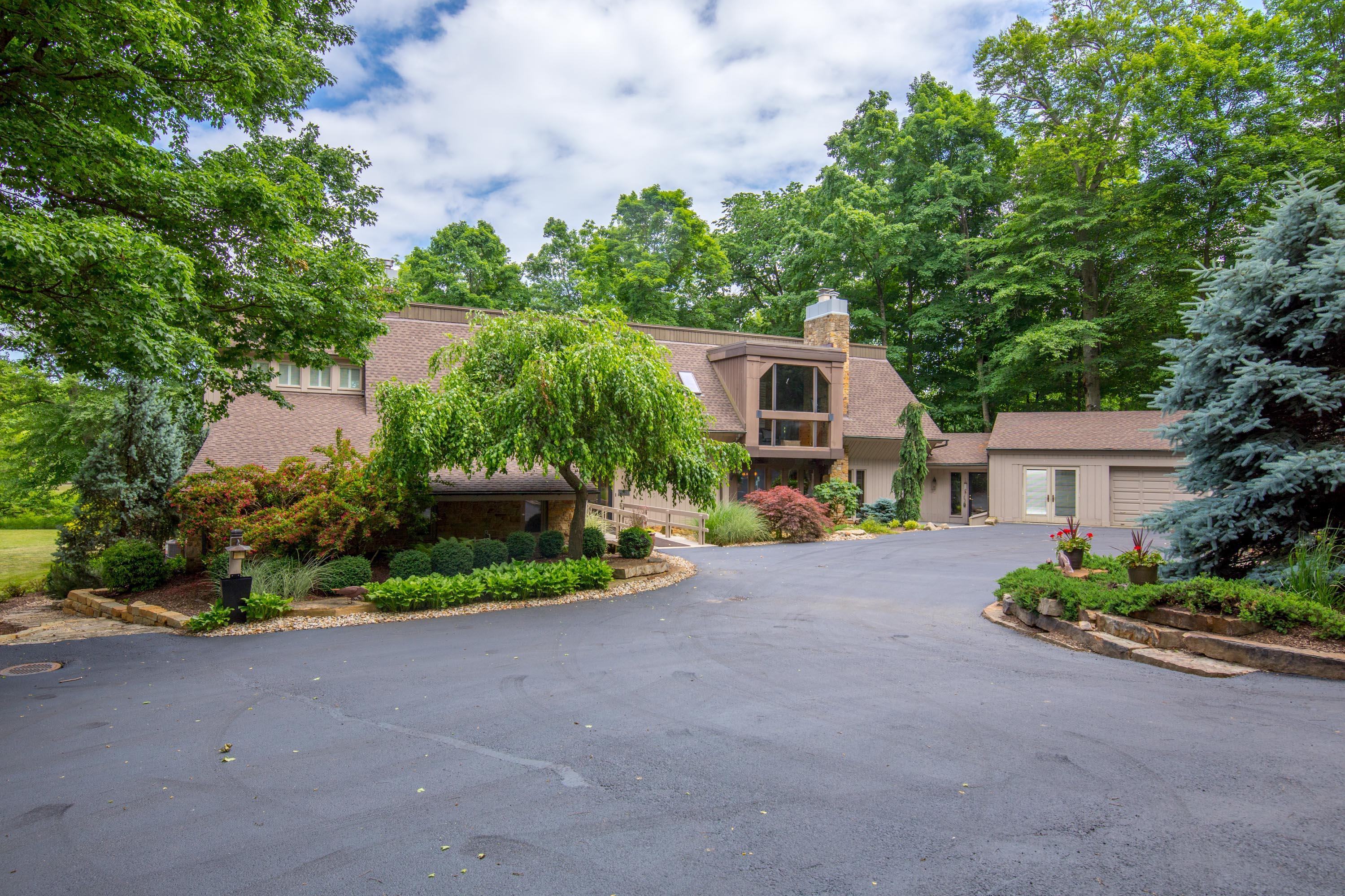 4000 Old Poste Road Columbus, OH 43221 - Photo 3 of 81 Gallery Image 3