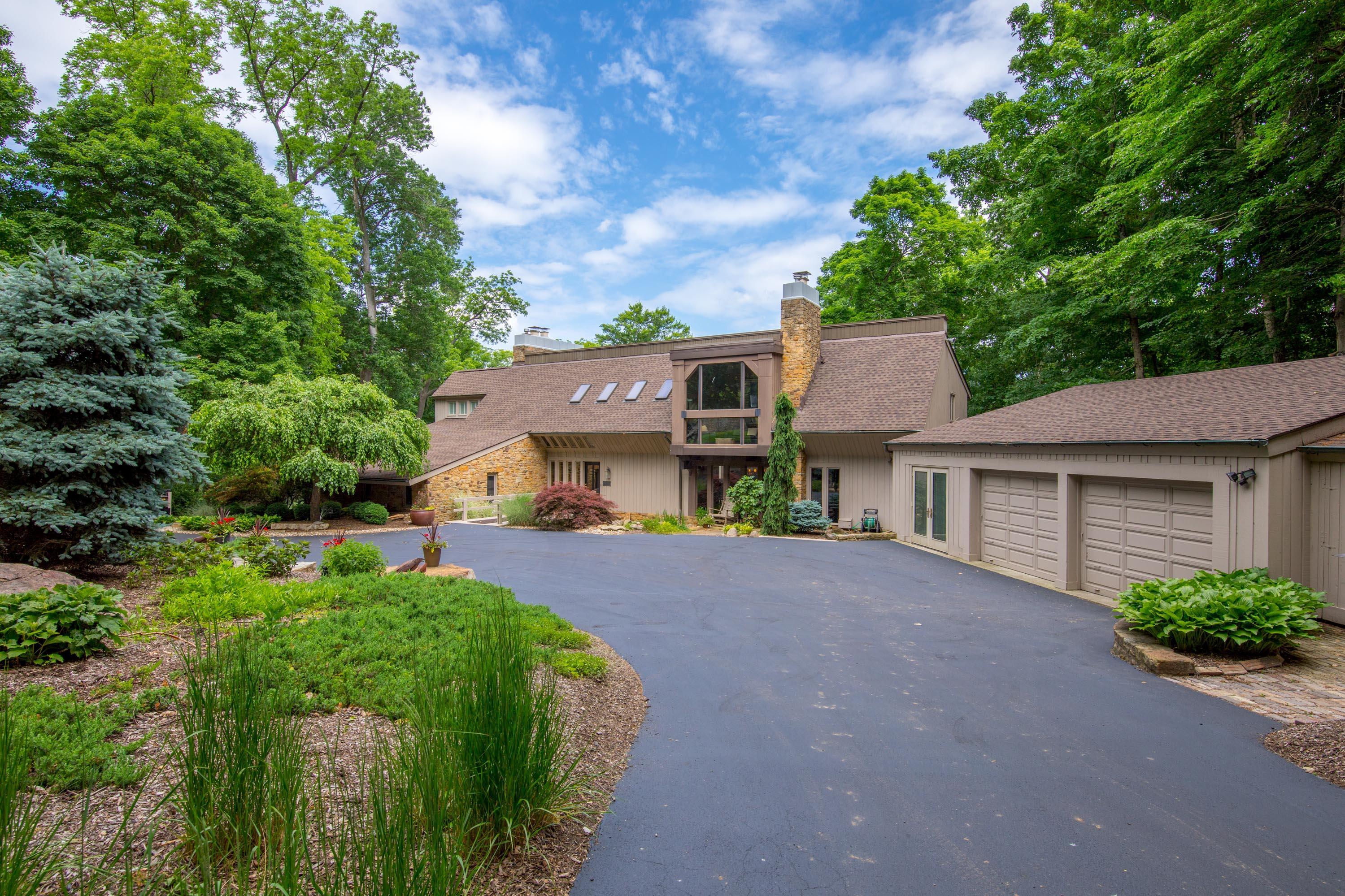 4000 Old Poste Road Columbus, OH 43221 - Photo 6 of 81 Gallery Image 6
