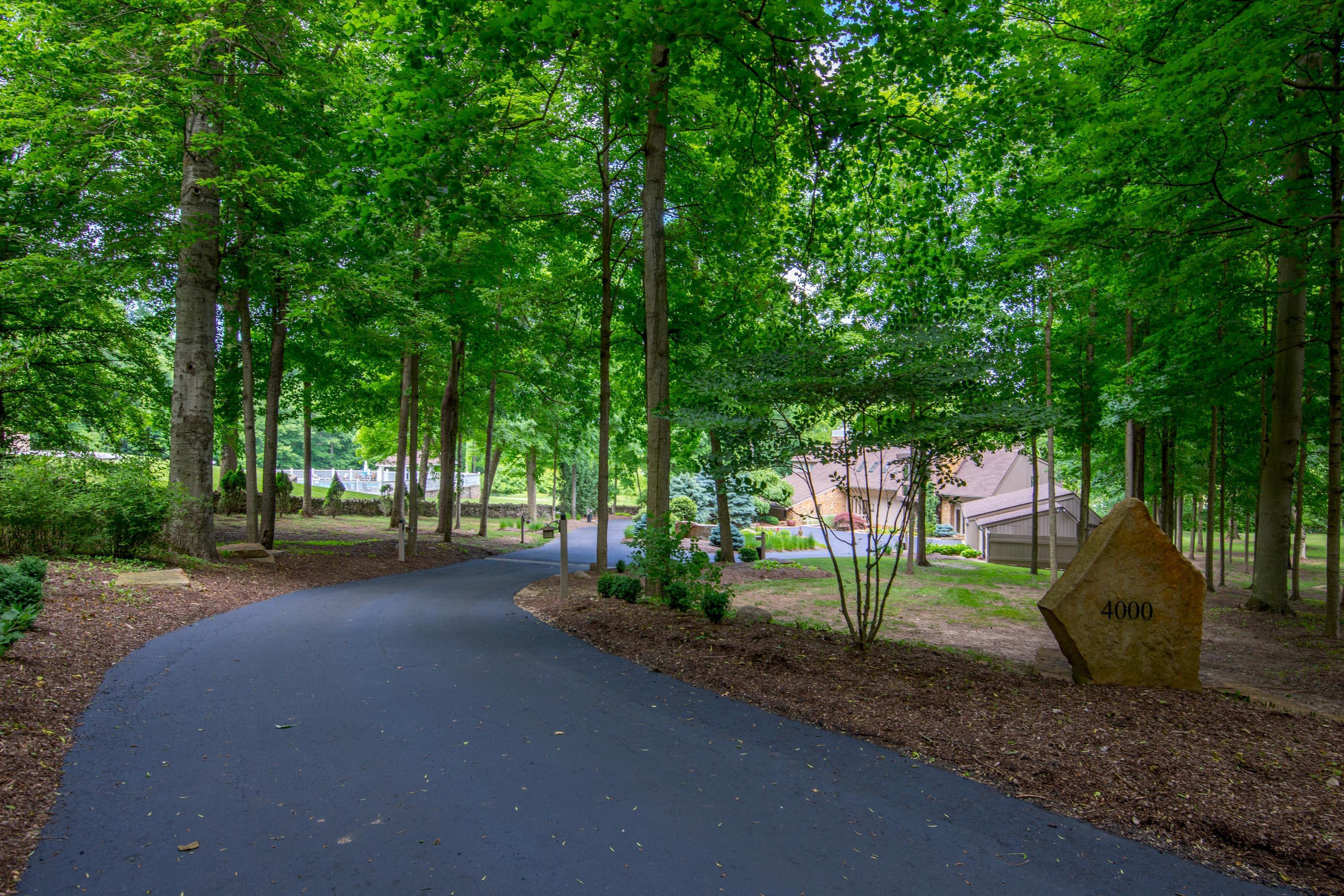 4000 Old Poste Road Columbus, OH 43221 - Photo 7 of 81 Gallery Image 7