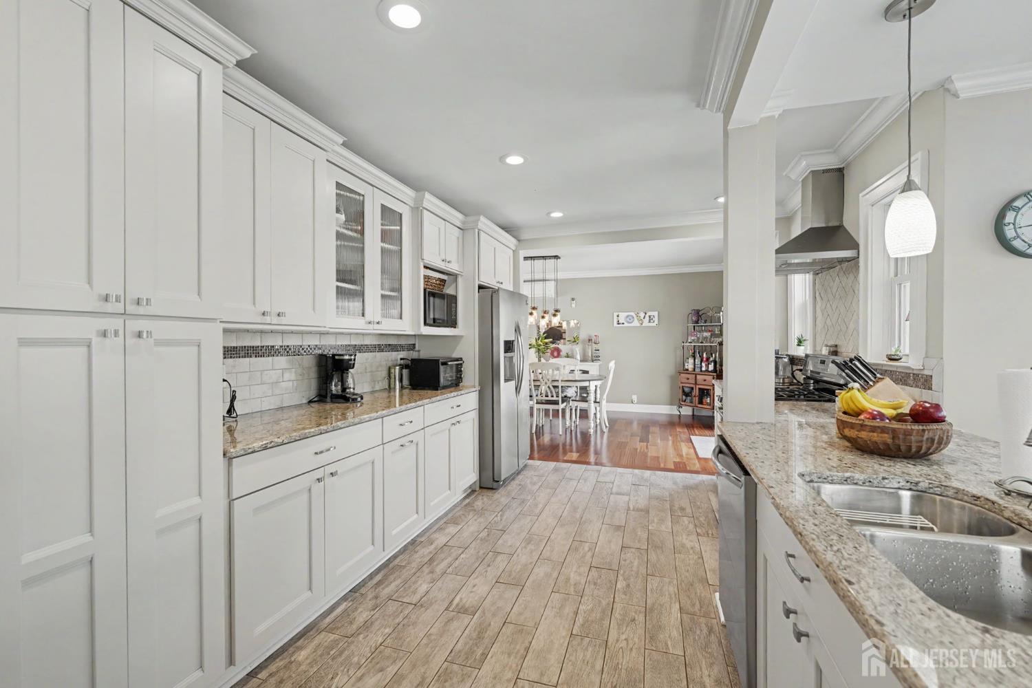 70 Oxford Road Colonia, NJ 07067 - Photo 13 of 42