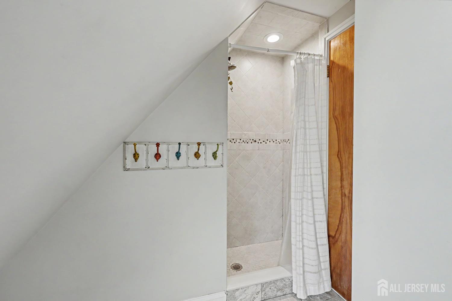 70 Oxford Road Colonia, NJ 07067 - Photo 25 of 42