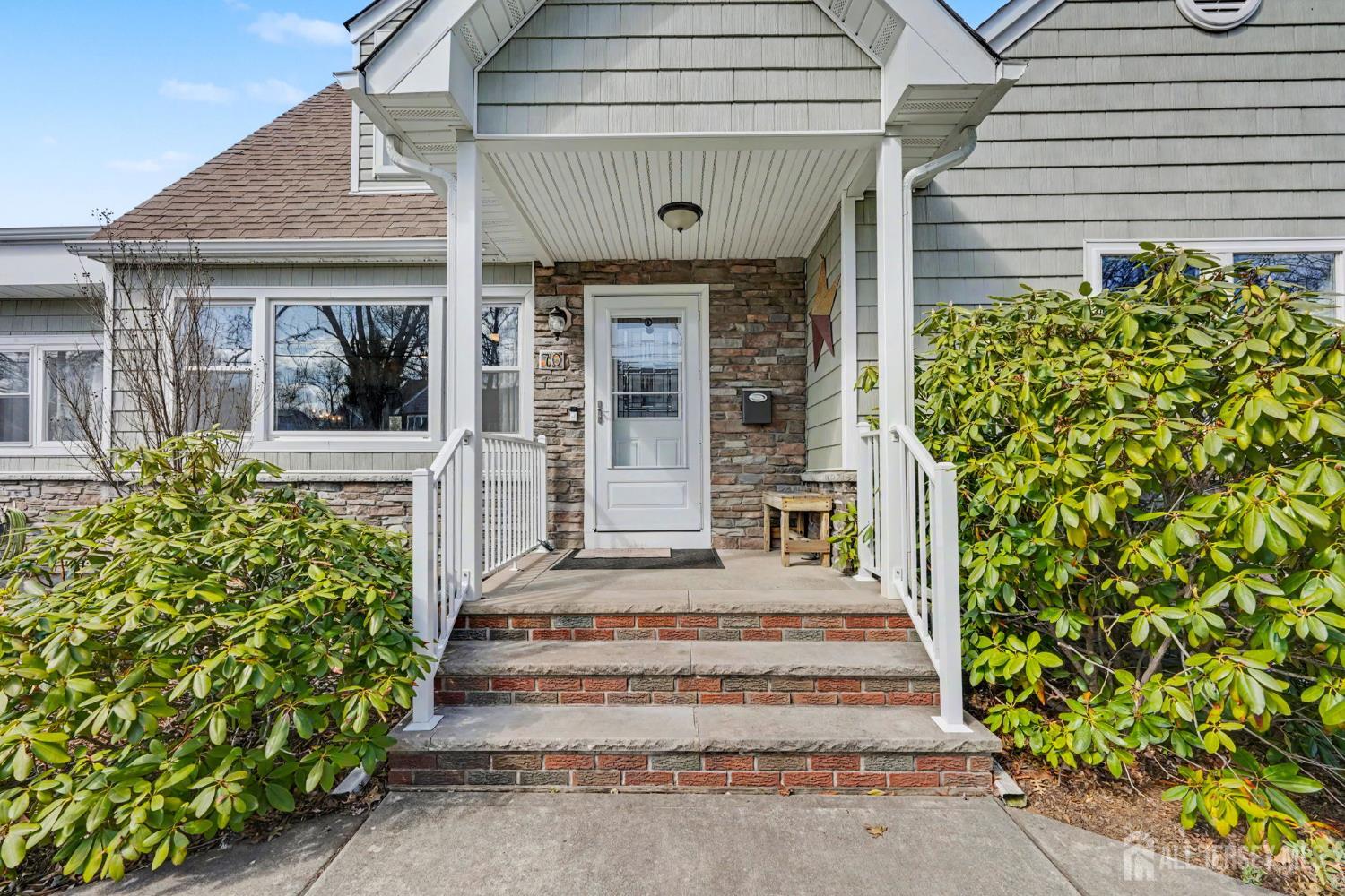 70 Oxford Road Colonia, NJ 07067 - Photo 4 of 42