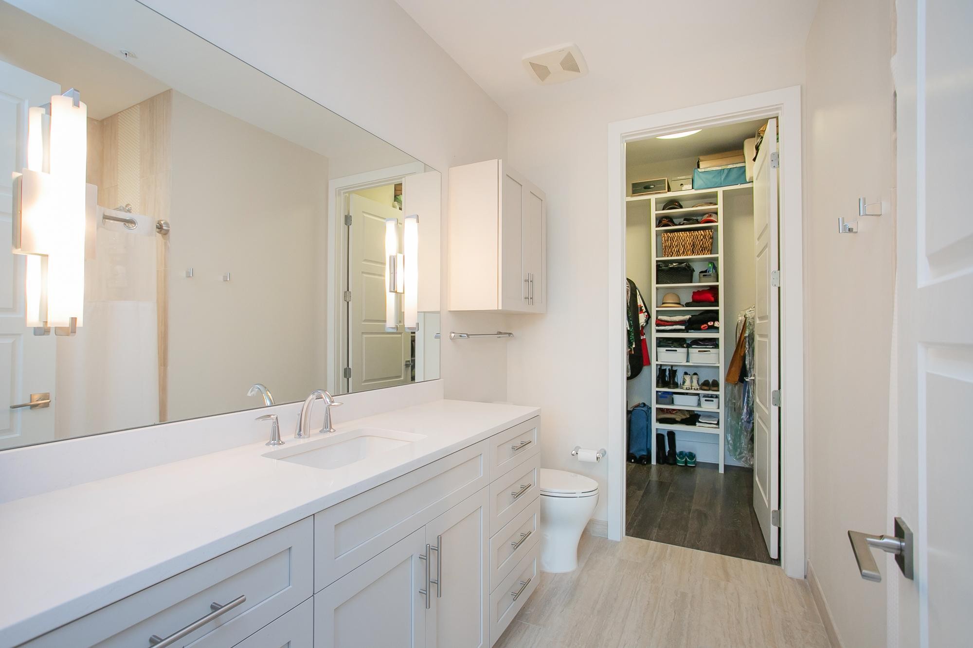 20 Rutledge Street, Unit 211 Nashville, TN 37210 - Photo 27 of 60 Second bathroom