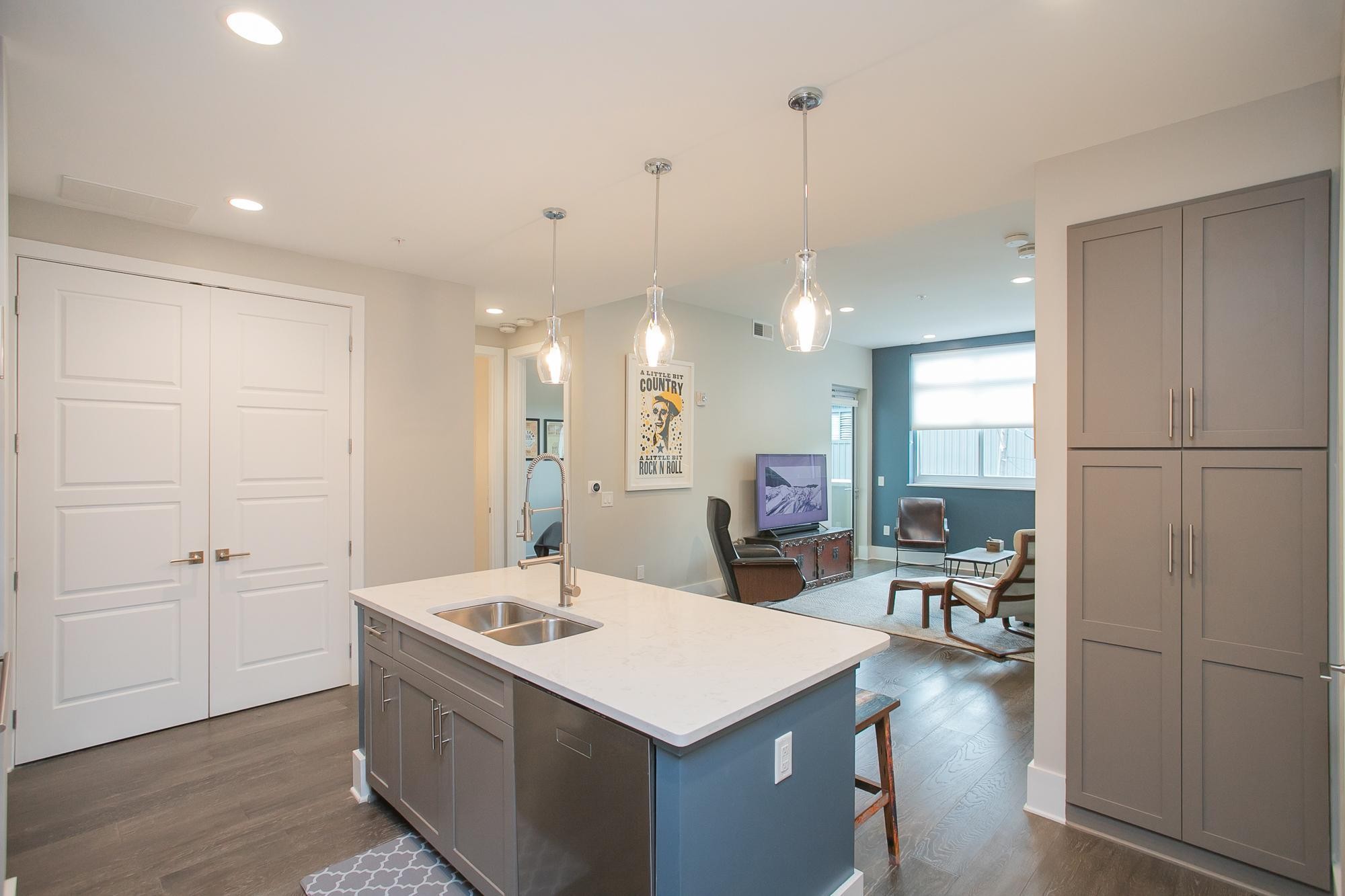 20 Rutledge Street, Unit 211 Nashville, TN 37210 - Photo 5 of 60 Gallery Image 5