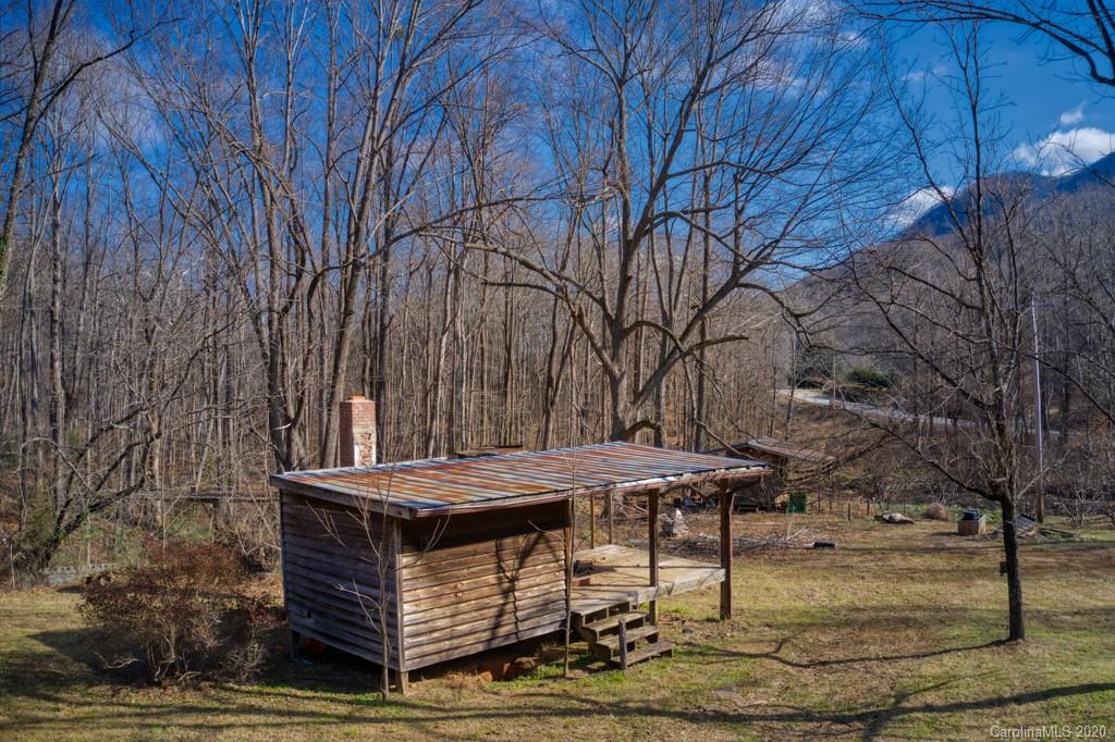 8109 Holbert Cove Road Saluda, NC 28773 - Photo 4 of 10 Gallery Image 4