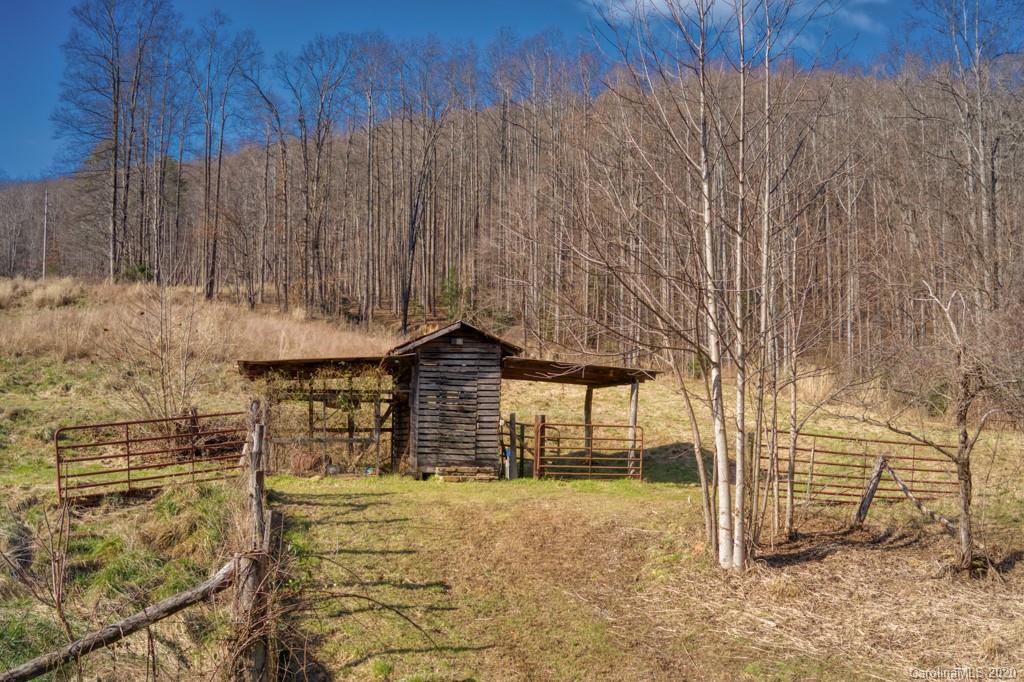 8109 Holbert Cove Road Saluda, NC 28773 - Photo 7 of 10 Gallery Image 7