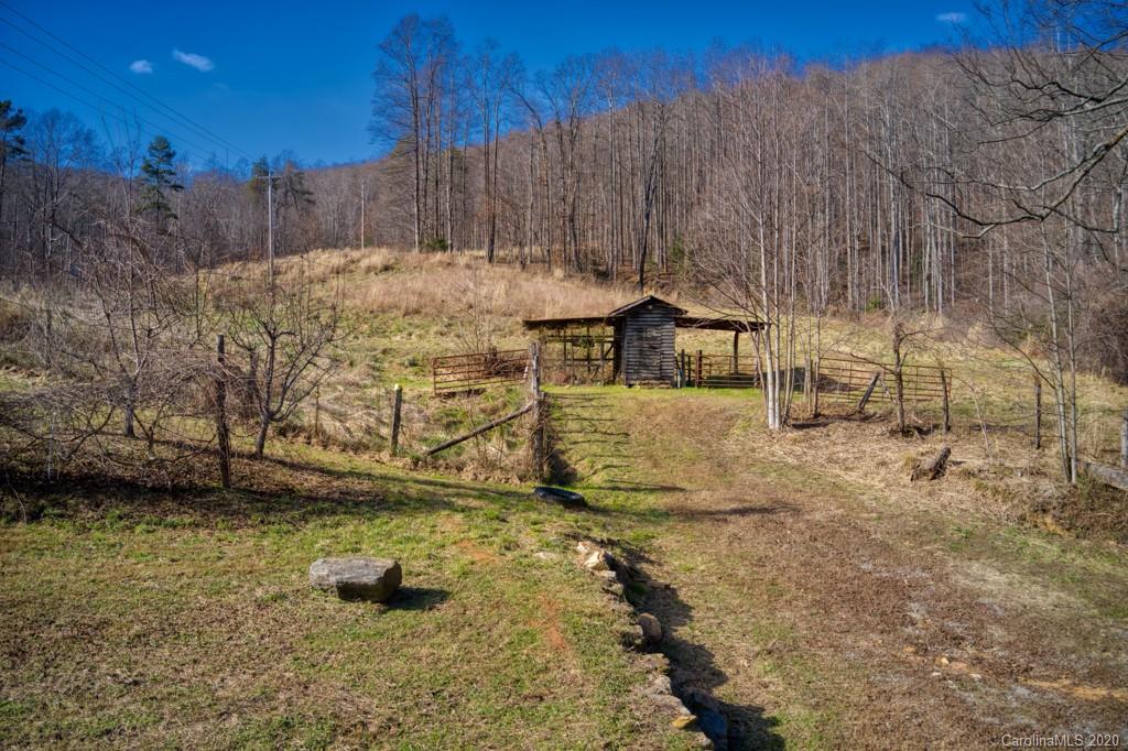 8109 Holbert Cove Road Saluda, NC 28773 - Photo 9 of 10 Gallery Image 9