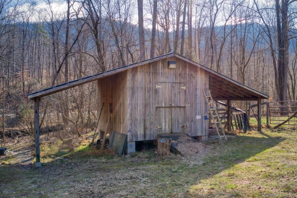 8109 Holbert Cove Road Saluda, NC 28773 - Photo 10 of 10 Gallery Image 10