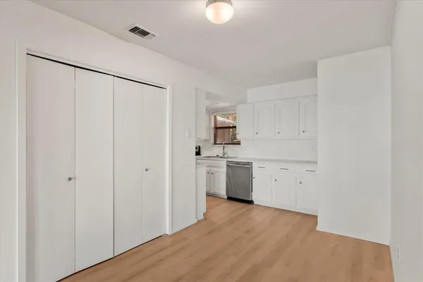 $2,700 | 1006 Beverly Circle, Tool, TX 75143