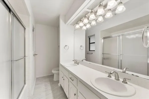 $2,700 | 1006 Beverly Circle, Tool, TX 75143