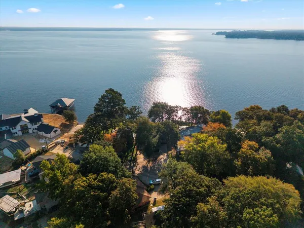 $2,700 | 1006 Beverly Circle, Tool, TX 75143