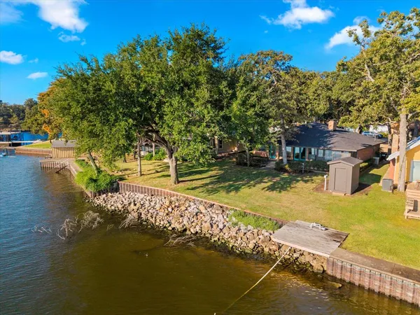 $2,700 | 1006 Beverly Circle, Tool, TX 75143