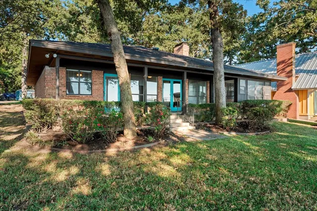 $2,800 | 1006 Beverly Circle, Tool, TX 75143