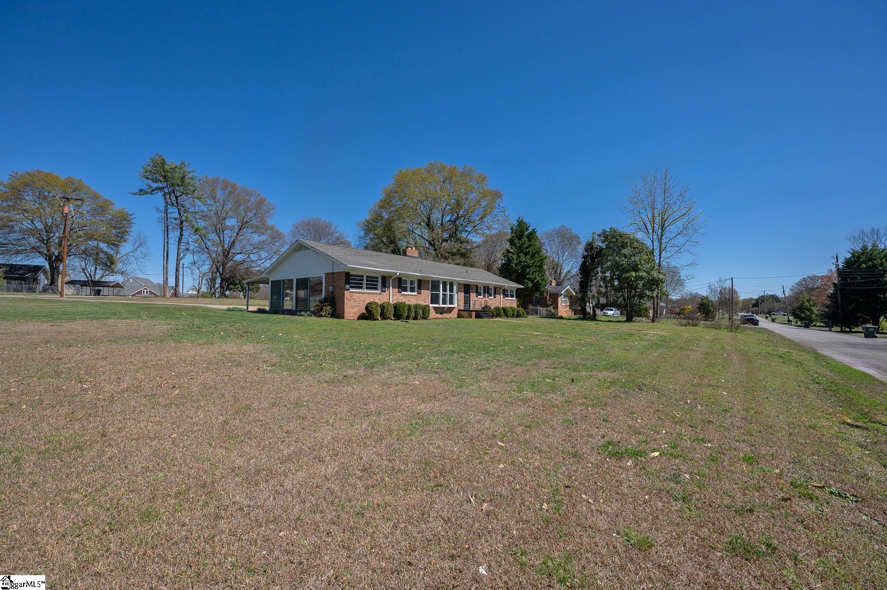 101 Benjamin Avenue Greer, SC 29651 - Photo 3 of 30