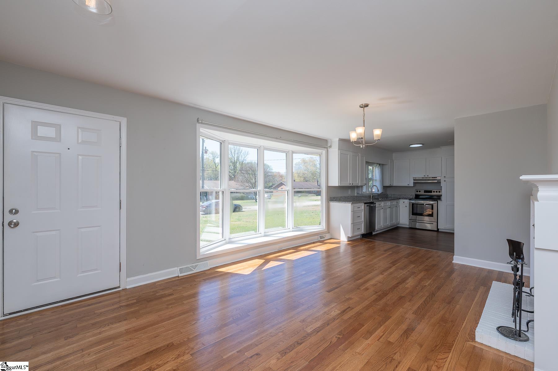 101 Benjamin Avenue Greer, SC 29651 - Photo 4 of 30