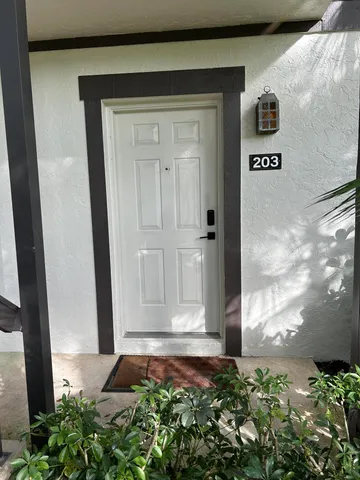 $4,250 | 13334 Polo Club Road, Unit 203, Wellington, FL 33414