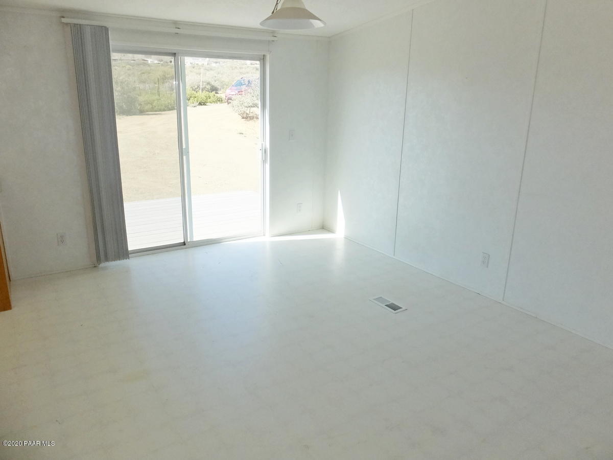 17475 East Roper Way Dewey, AZ 86327 - Photo 12 of 48 Empty Dining Room