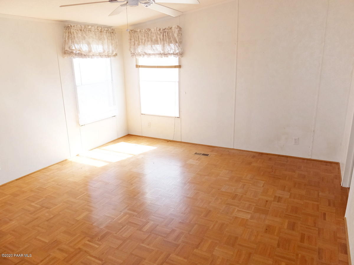 17475 East Roper Way Dewey, AZ 86327 - Photo 26 of 48 Empty Master Bedroom