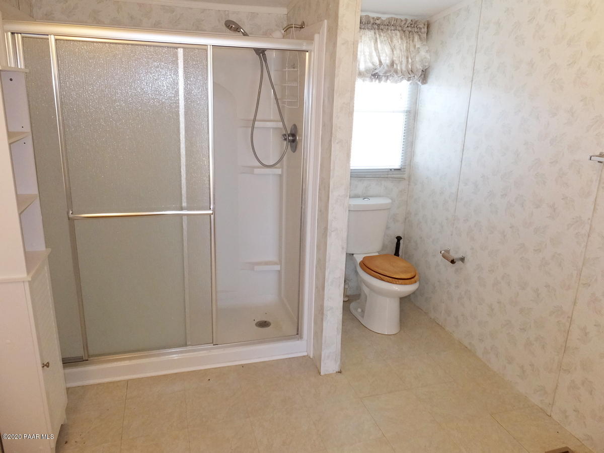 17475 East Roper Way Dewey, AZ 86327 - Photo 29 of 48 Walk-in Shower