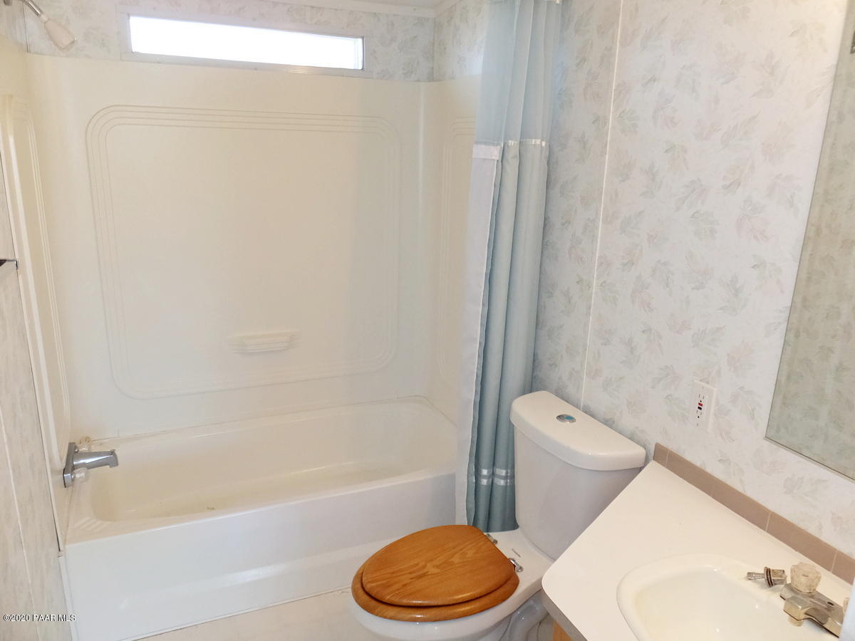 17475 East Roper Way Dewey, AZ 86327 - Photo 38 of 48 Guest Bath