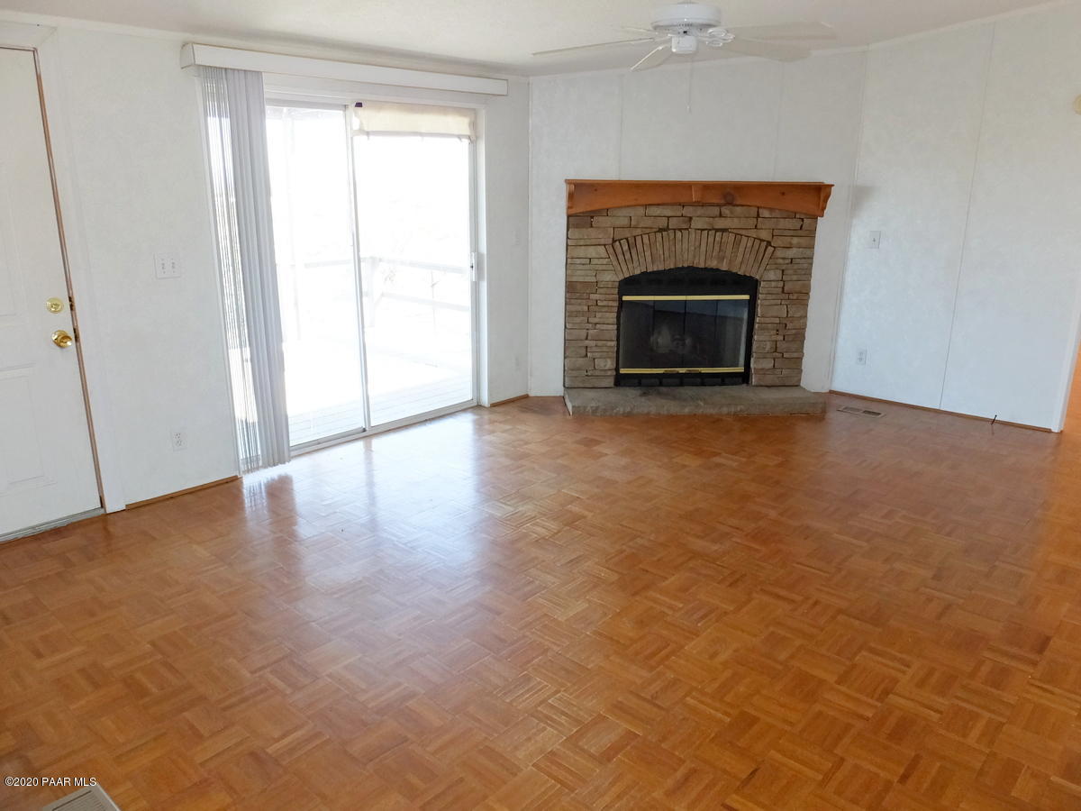 17475 East Roper Way Dewey, AZ 86327 - Photo 5 of 48 Great Room without Furniture