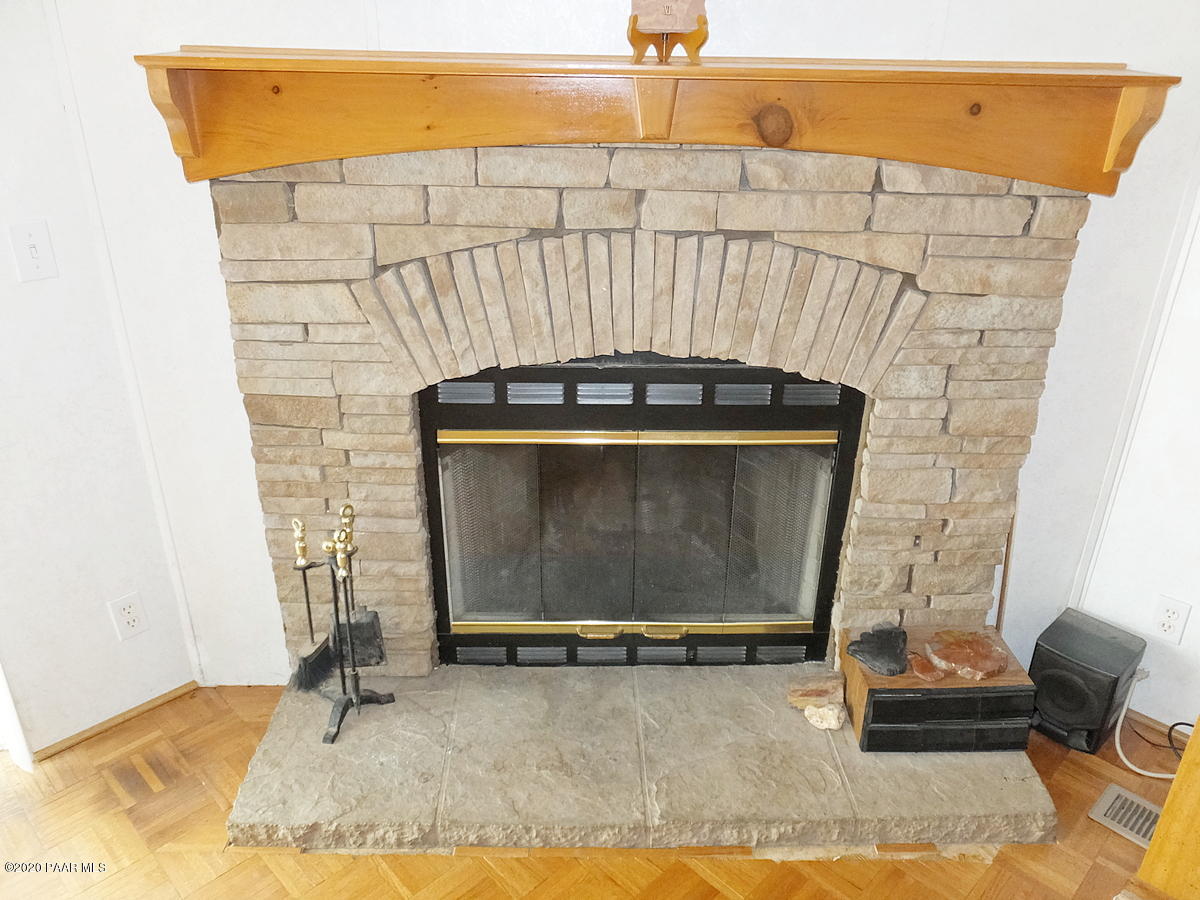 17475 East Roper Way Dewey, AZ 86327 - Photo 6 of 48 Wood Burning Fireplace