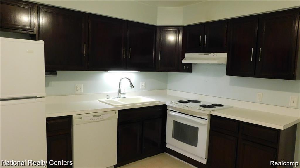 29628 Middlebelt Road, Unit 2702 Farmington Hills, MI 48334 - Photo 7 of 27