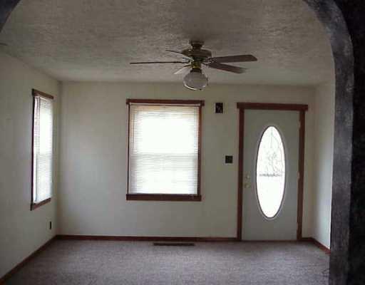 310 North Duffy Road Butler, PA 16001 - Photo 4 of 8 Living Room.