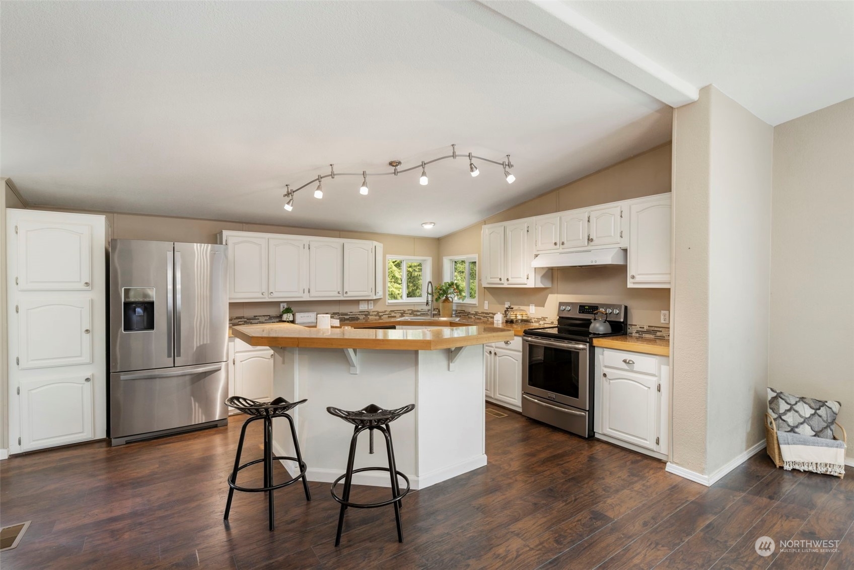 1121 East Alderwood Road Belfair, WA 98528 - Photo 12 of 35 Gallery Image 12