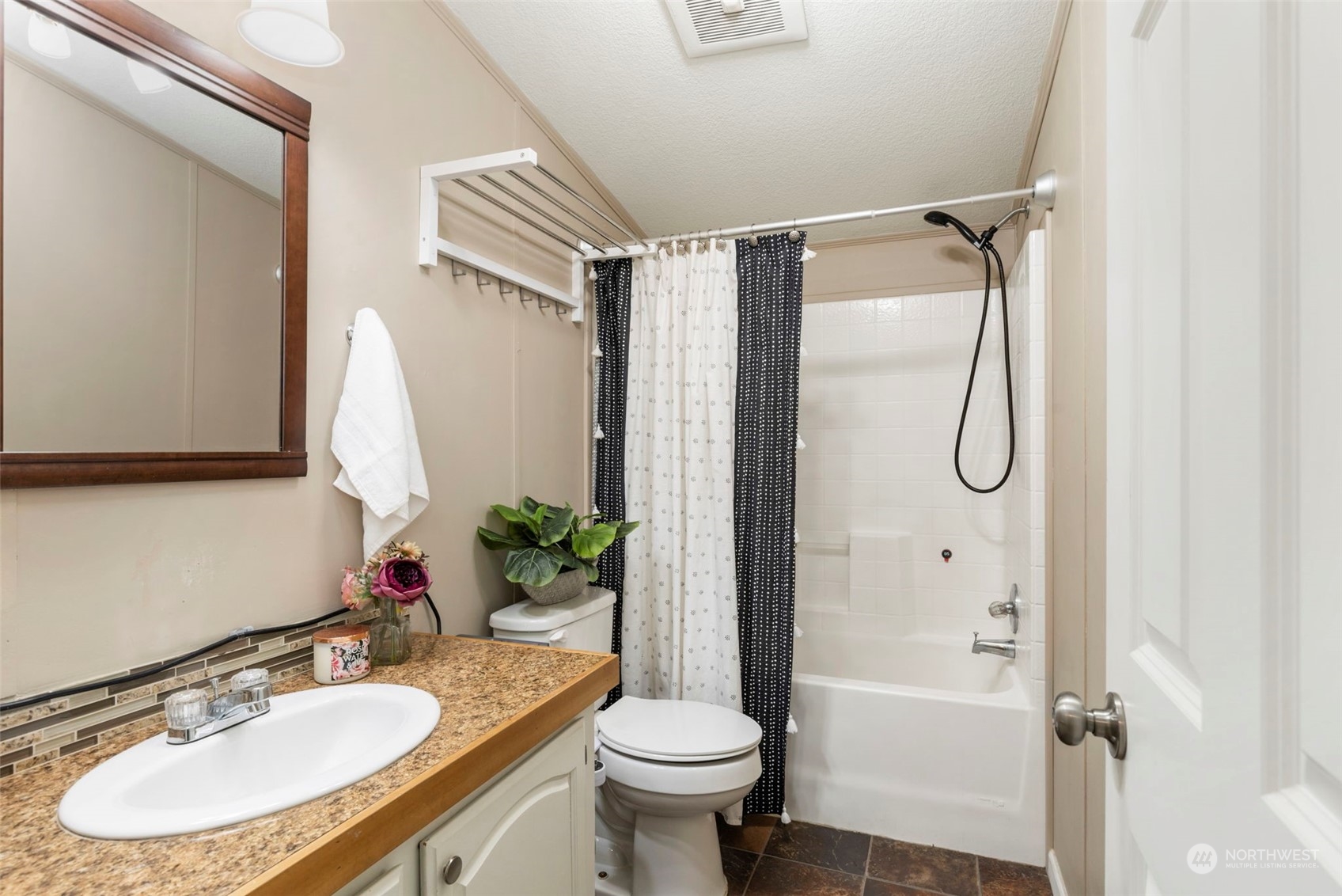 1121 East Alderwood Road Belfair, WA 98528 - Photo 26 of 35 Gallery Image 26