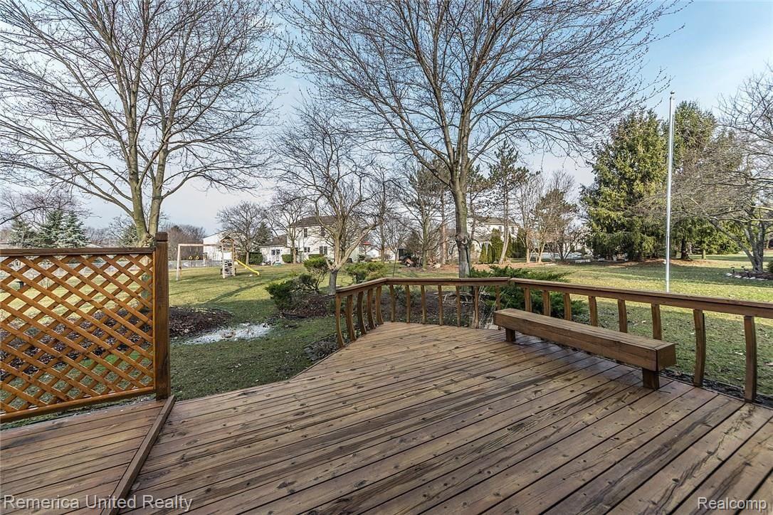 24383 Jamestowne Road Novi, MI 48375 - Photo 31 of 37 7_7.jpg