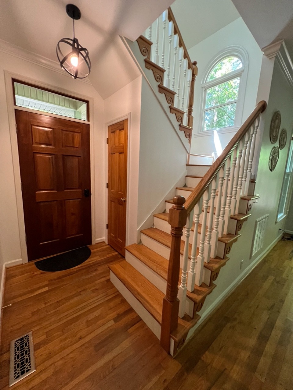 423 Bear Court Monteagle, TN 37356 - Photo 15 of 34 a view of entryway