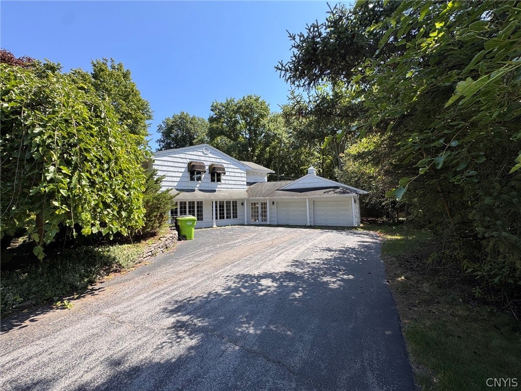 112 Old Farm Road Fayetteville, NY 13066 - Photo 3 of 32 Gallery Image 3