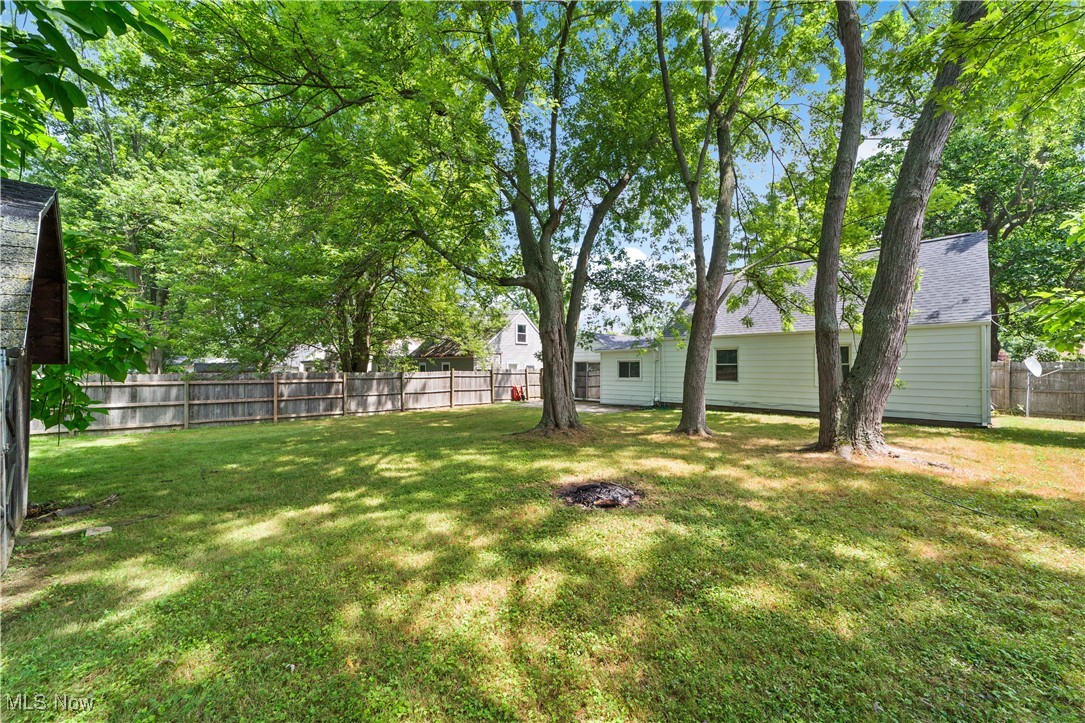 4920 Marigold Road Mentor, OH 44060 - Photo 28 of 34 Gorgeous and large fence-in yard !