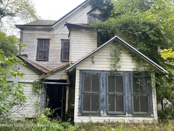 $390,000 | 609 Green Lake Road, Catskill, NY 12414