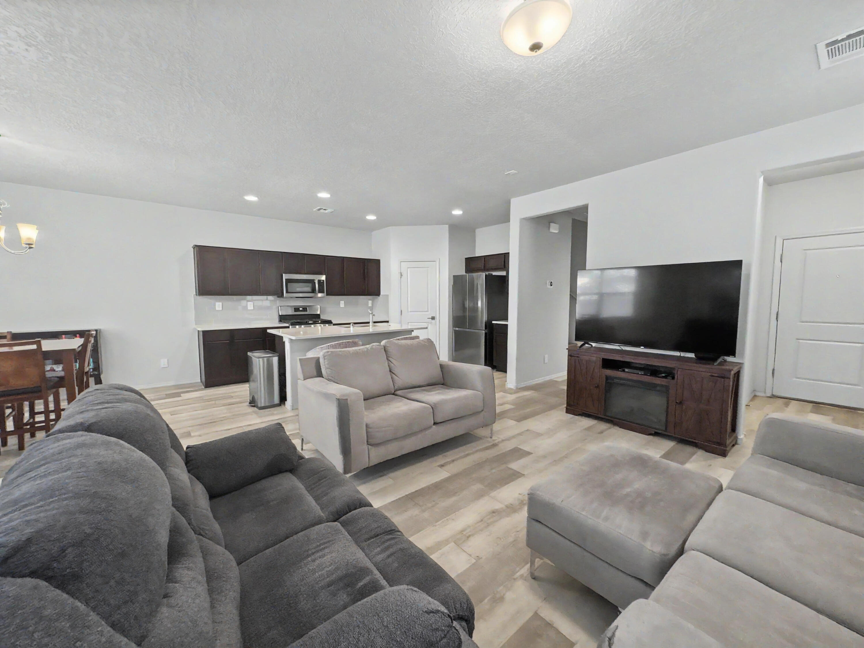 9520 Sage Ranch Court Albuquerque, NM 87121 - Photo 9 of 36 Gallery Image 9