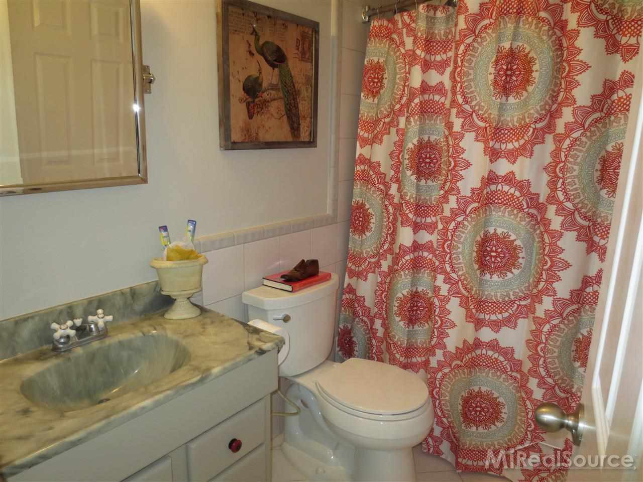276 1st Street, Unit 12 Rochester, MI 48307 - Photo 29 of 36 31233637-28.JPG