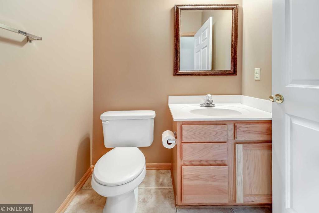 5886 Prairie Ridge Drive Shoreview, MN 55126 - Photo 13 of 38 Gallery Image 13
