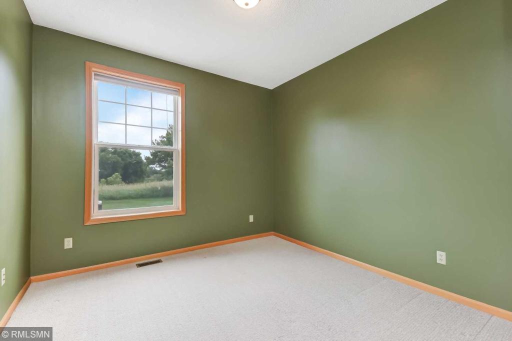 5886 Prairie Ridge Drive Shoreview, MN 55126 - Photo 18 of 38 Gallery Image 18