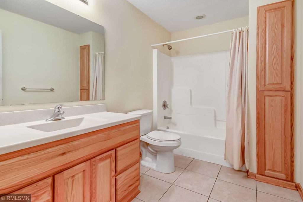 5886 Prairie Ridge Drive Shoreview, MN 55126 - Photo 20 of 38 Gallery Image 20