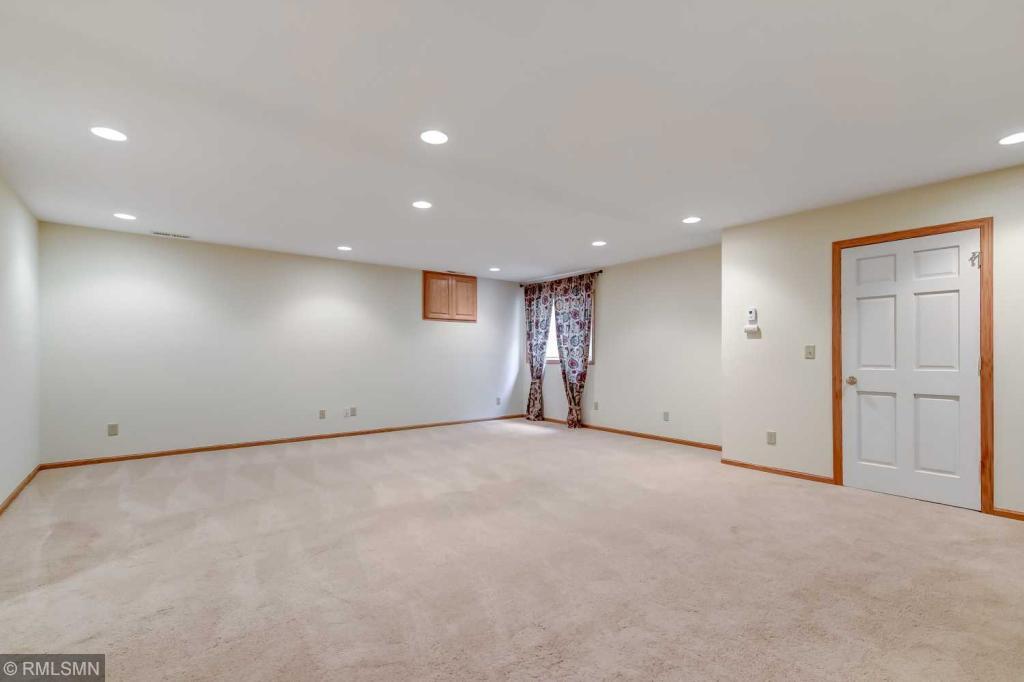 5886 Prairie Ridge Drive Shoreview, MN 55126 - Photo 21 of 38 Gallery Image 21