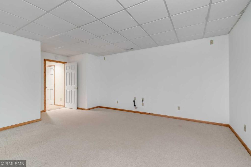 5886 Prairie Ridge Drive Shoreview, MN 55126 - Photo 25 of 38 Gallery Image 25