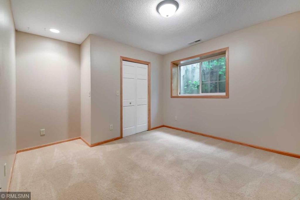 5886 Prairie Ridge Drive Shoreview, MN 55126 - Photo 26 of 38 Gallery Image 26