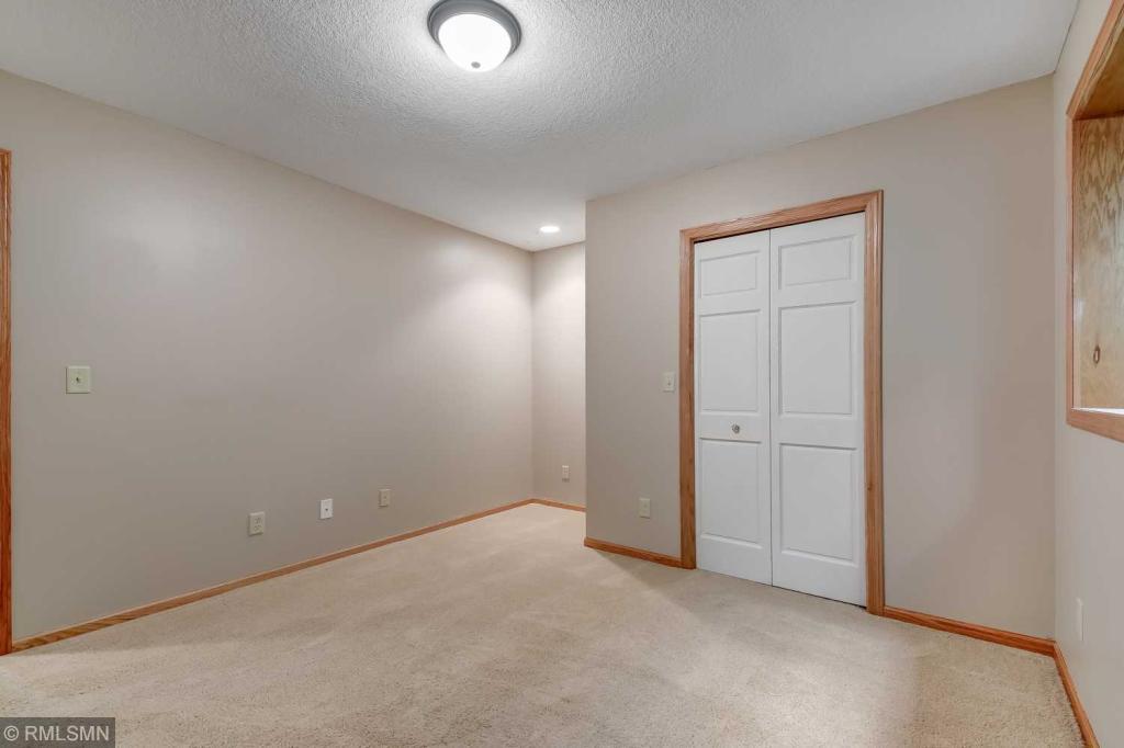 5886 Prairie Ridge Drive Shoreview, MN 55126 - Photo 27 of 38 Gallery Image 27