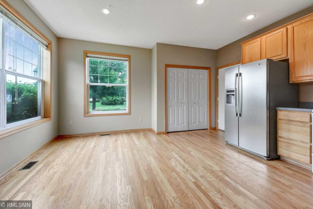 5886 Prairie Ridge Drive Shoreview, MN 55126 - Photo 5 of 38 Gallery Image 5