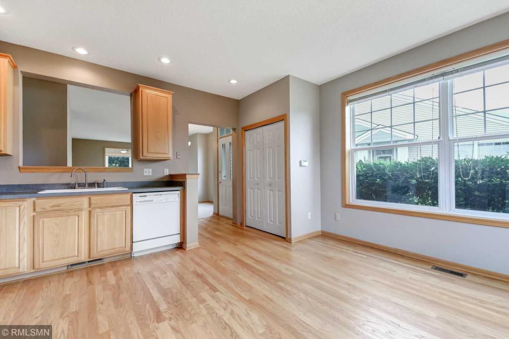 5886 Prairie Ridge Drive Shoreview, MN 55126 - Photo 6 of 38 Gallery Image 6