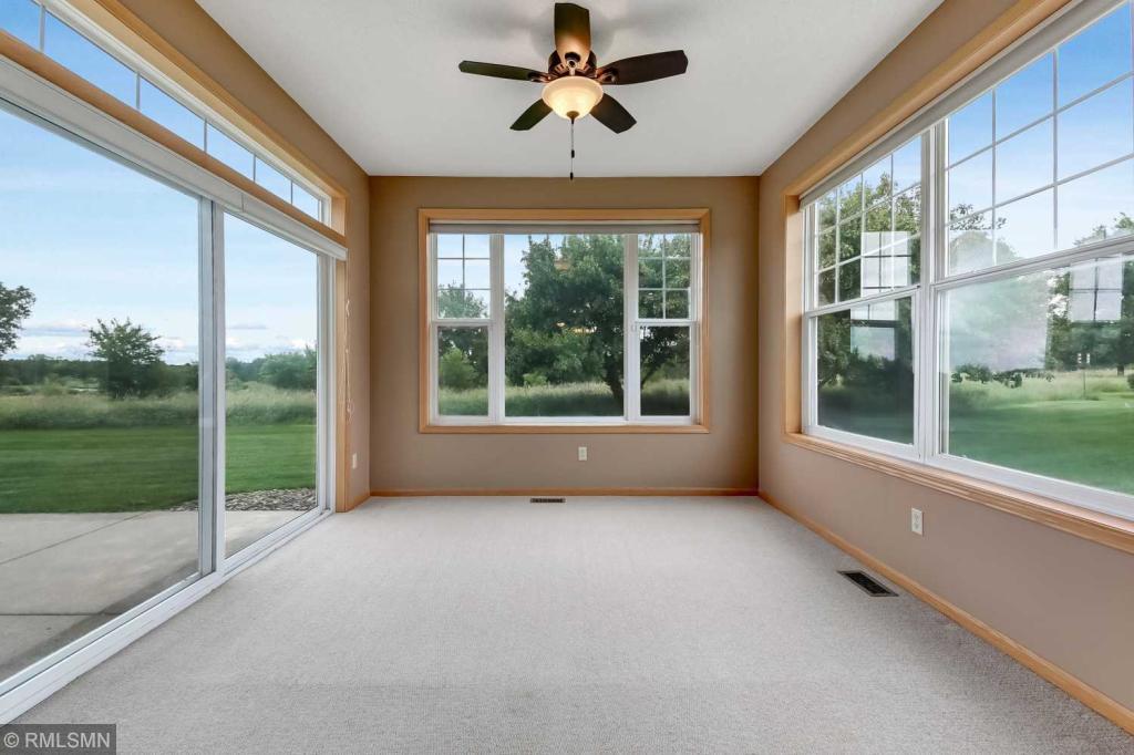 5886 Prairie Ridge Drive Shoreview, MN 55126 - Photo 8 of 38 Gallery Image 8