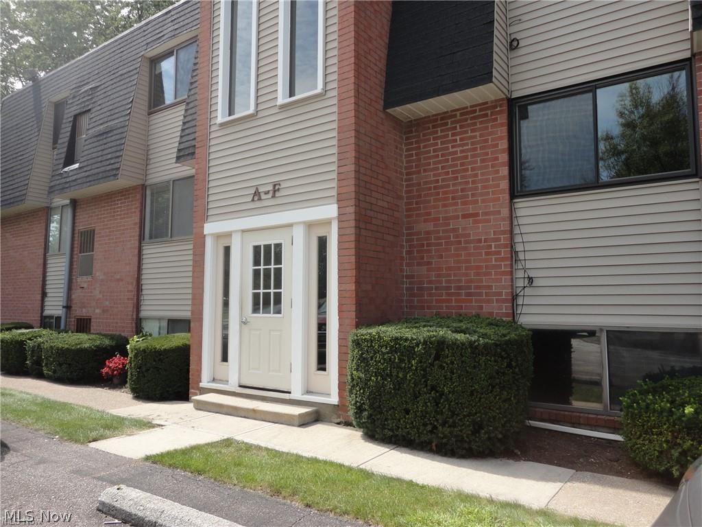 216 Moore Road, Unit 4B Avon Lake, OH 44012 - Photo 1 of 14 Gallery Image 1