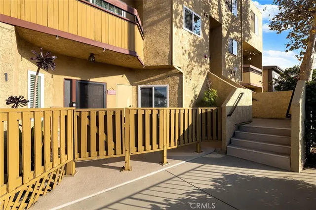 $630,000 | 1024 South Marengo Avenue, Unit 6, Alhambra, CA 91803